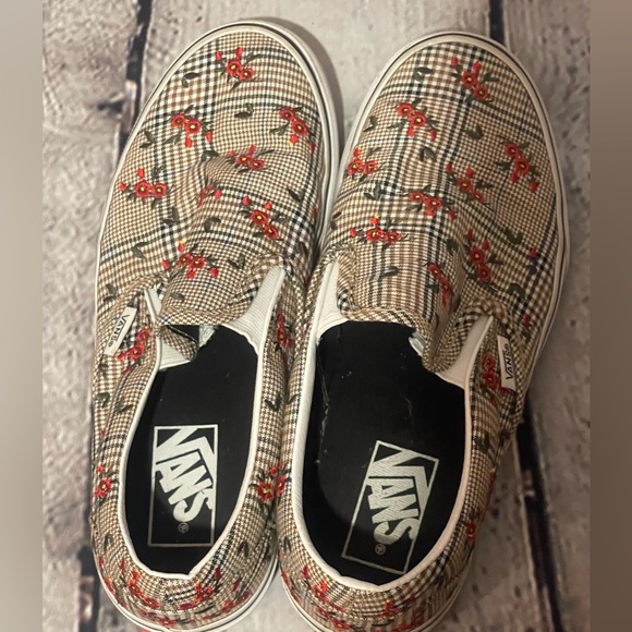 Vans floral print size 7.5 women’s - Picture 1 of 3